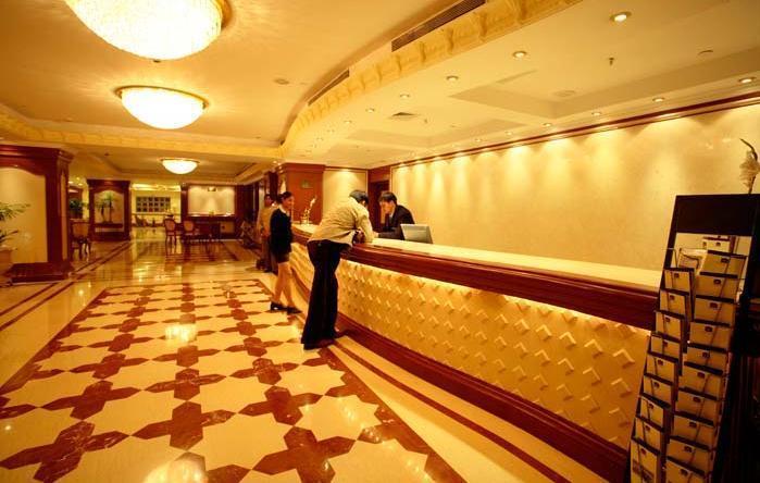 Holiday Regency Moradabad Buitenkant foto