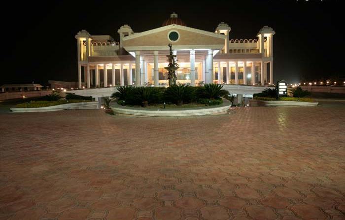 Holiday Regency Moradabad Buitenkant foto