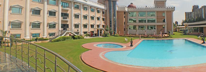 Holiday Regency Moradabad Buitenkant foto