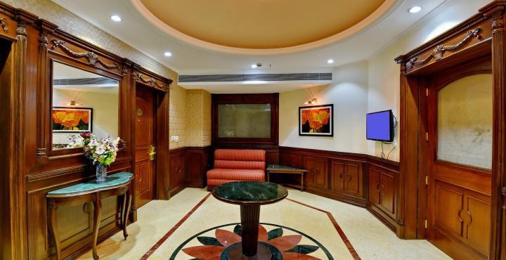 Holiday Regency Moradabad Buitenkant foto