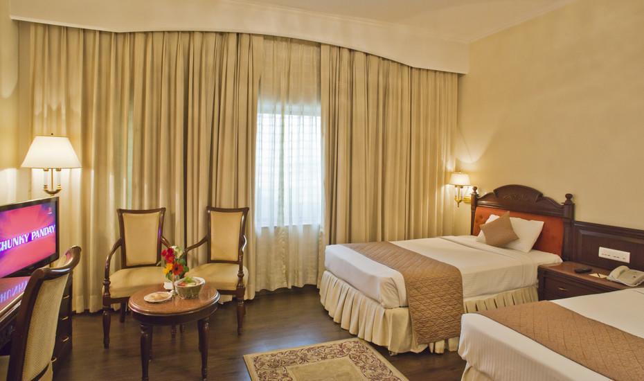 Holiday Regency Moradabad Buitenkant foto